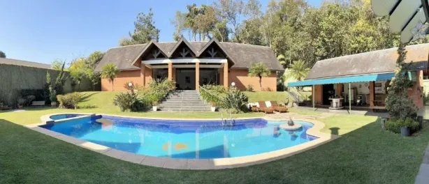 Sobrado com 4 Quartos para alugar, 636m² no Jardim Passárgada I, Cotia