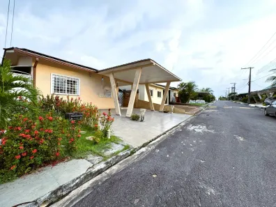 Casa com 3 Quartos à venda, 300m² no Tarumã, Manaus