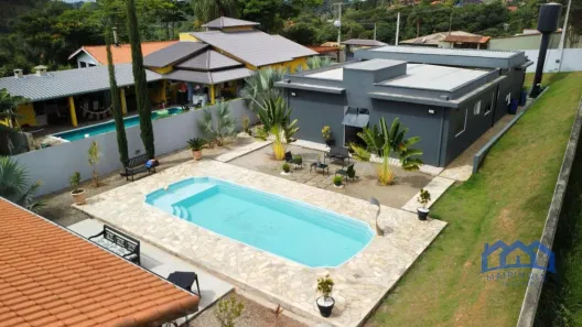 Fazenda/Sítio com 5 Quartos à venda, 1340m² no , Mairinque
