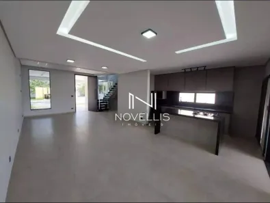 Casa de Condomínio com 3 Quartos para alugar, 246m² no Jardim Jacinto, Jacareí
