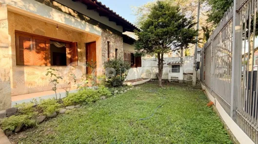 Casa com 2 Quartos à venda, 212m² no Jardim Itu, Porto Alegre