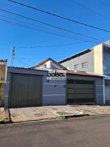 Casa com 3 Quartos para alugar, 130m² no Vila Souto, Bauru