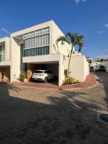 Sobrado com 4 Quartos à venda, 158m² no Chácaras Alto da Glória, Goiânia
