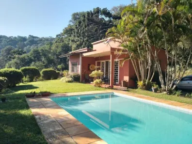 Casa com 3 Quartos à venda, 200m² no Golfe, Teresópolis