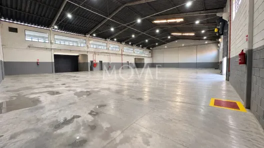 Galpão/Depósito/Armazém para alugar, 1600m² no Jardim São Vicente, São José dos Campos