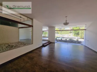 Sobrado com 4 Quartos à venda, 945m² no Interlagos, São Paulo