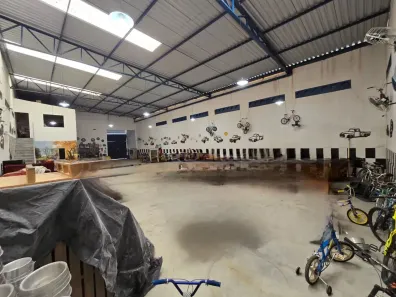 Galpão/Depósito/Armazém com 2 Quartos à venda, 400m² no Parque Ipê, Feira de Santana