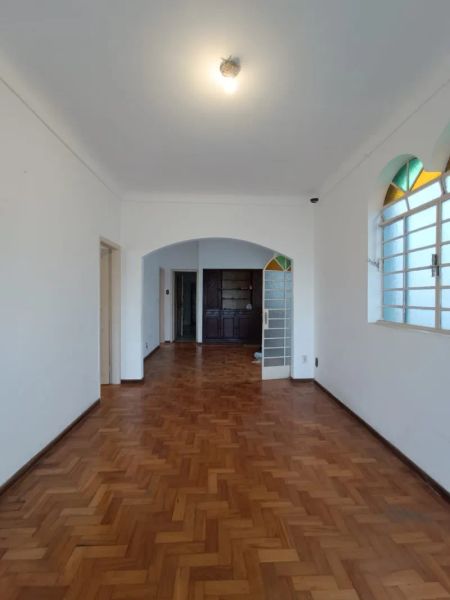 Casa com 3 quartos — Santa Efigênia, Belo Horizonte