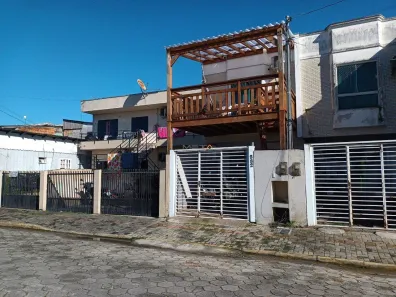 Sobrado com 2 Quartos à venda, 61m² no Santa Regina, Camboriú