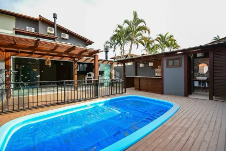 Casa com 3 Quartos à venda, 249m² no Rio Tavares, Florianópolis