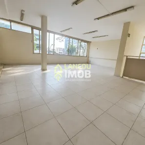 Imóvel Comercial com 1 Quarto para venda ou aluguel, 544m² no Chácara Urbana, Jundiaí