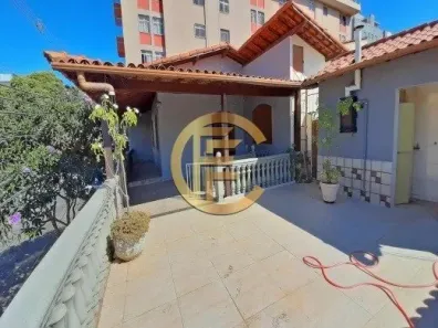 Casa com 4 Quartos à venda, 300m² no Santa Tereza, Belo Horizonte