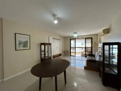 Apartamento com 3 Quartos para alugar, 134m² no Agronômica, Florianópolis