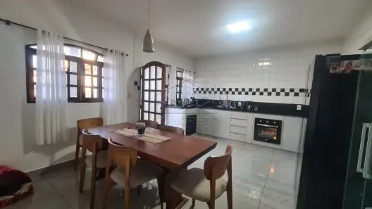 Sobrado com 3 Quartos à venda, 195m² no Jardim Itapuã, Lençóis Paulista