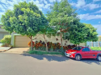 Casa com 3 Quartos para alugar, 250m² no Parque Santa Mônica, São Carlos