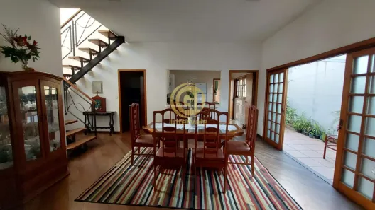 Sobrado com 5 Quartos à venda, 400m² no Centro, Jacareí