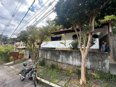 Casa com 5 Quartos à venda, 194m² no Charitas, Niterói