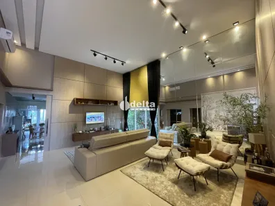 Casa de Condomínio com 3 Quartos para alugar, 230m² no Granja Marileusa, Uberlândia