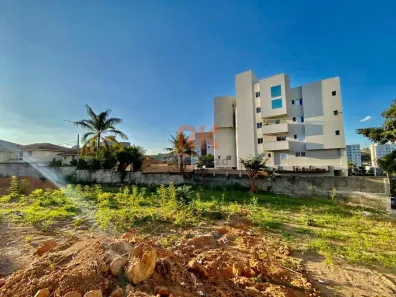 Lote/Terreno à venda, 386m² no Cabral, Contagem