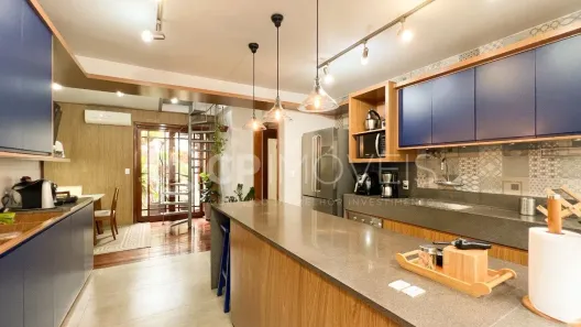 Casa com 3 Quartos à venda, 240m² no Vila Ipiranga, Porto Alegre