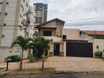 Sobrado com 5 Quartos à venda, 320m² no Santa Fé, Campo Grande