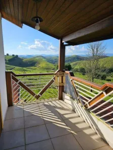 Fazenda/Sítio com 3 Quartos à venda, 140m² no Vila São Geraldo, São José dos Campos