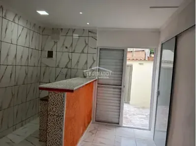 Casa com 2 Quartos para alugar, 80m² no Vila Pompéia, Campinas