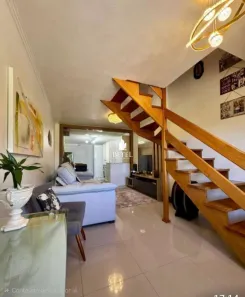 Sobrado com 2 Quartos à venda, 78m² no Vinhedos, Caxias do Sul