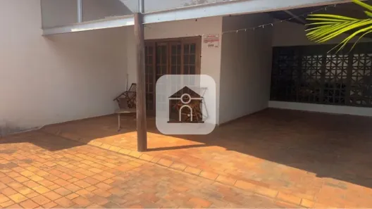 Casa com 3 Quartos à venda, 160m² no Industrial, Araguari