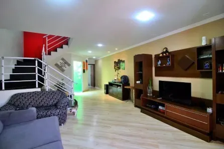 Sobrado com 3 Quartos à venda, 256m² no Pinheirinho, Santo André