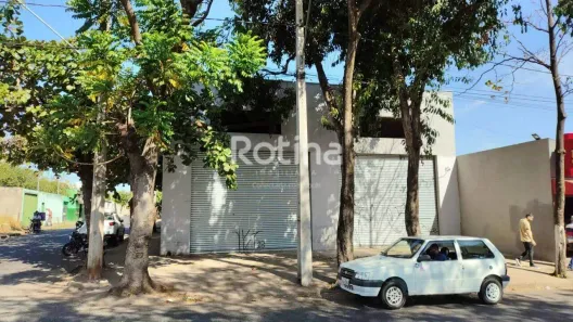 Galpão/Depósito/Armazém para alugar, 110m² no Chácaras Tubalina e Quartel, Uberlândia