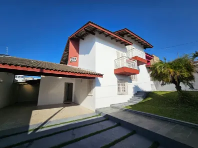 Sobrado com 3 Quartos à venda, 214m² no Vila Oliveira, Mogi das Cruzes