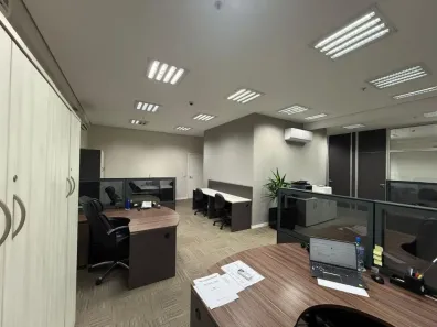 Sala Comercial para alugar, 134m² no Vila Cordeiro, São Paulo