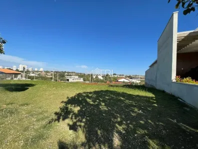 Lote/Terreno à venda, 250m² no Parque Laranjeiras, Araraquara