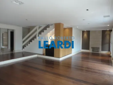 Casa com 5 Quartos para alugar, 640m² no Jardim Leonor, São Paulo