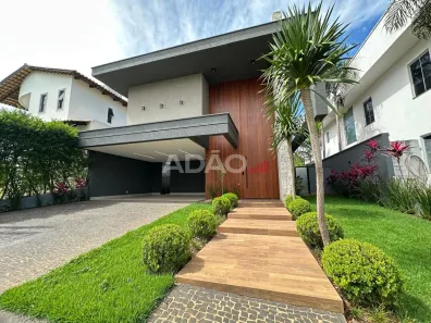 Casa de Condomínio com 4 Quartos à venda, 290m² no Jardins Madri, Goiânia