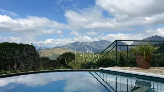 Casa de Condomínio com 3 Quartos à venda, 240m² no Araras, Petrópolis