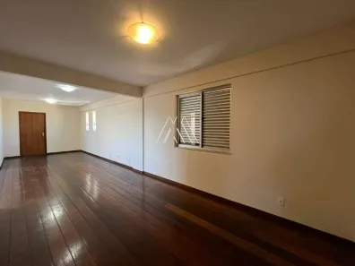 Apartamento com 4 Quartos para alugar, 171m² no Centro, Itaúna