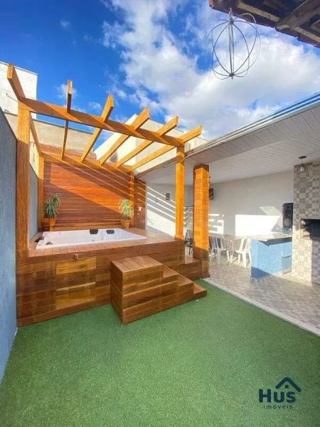 Casa com 3 quartos — Santa Amélia, Belo Horizonte