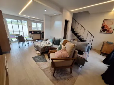 Sobrado com 3 Quartos para alugar, 90m² no Piracangaguá II, Taubaté