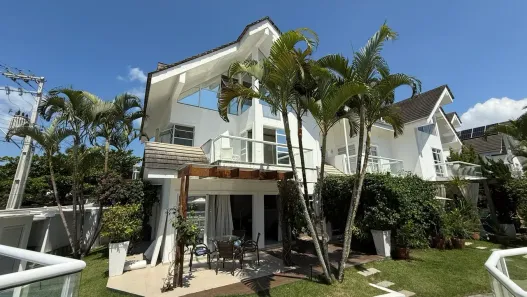 Casa de Condomínio com 4 Quartos à venda, 165m² no Praia do Estaleiro, Balneário Camboriú