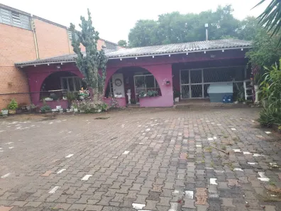 Casa com 3 Quartos à venda, 296m² no Cavalhada, Porto Alegre