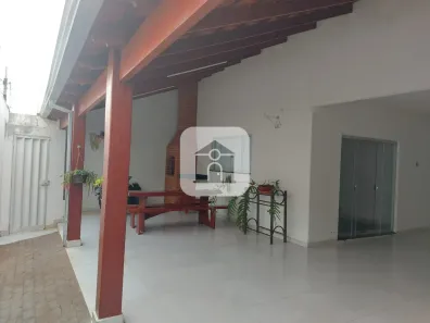 Casa com 3 Quartos à venda, 183m² no Jardim Patrícia, Uberlândia
