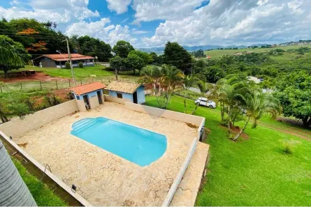 Fazenda/Sítio com 2 Quartos à venda, 184m² no Guaxinduva, Atibaia