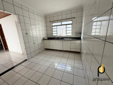 Casa com 3 Quartos para alugar, 175m² no Núcleo Bartholomeu Bueno de Miranda, Presidente Prudente