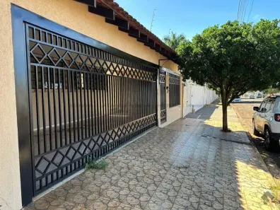 Casa com 3 Quartos à venda, 208m² no Amambaí, Campo Grande