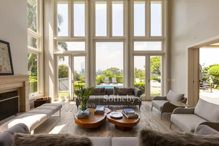 Casa com 4 Quartos à venda, 1360m² no Jardim Everest, São Paulo
