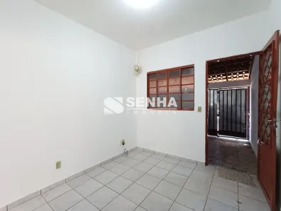 Casa com 2 Quartos para alugar, 41m² no Jaraguá, Uberlândia