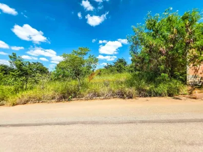 Lote/Terreno à venda, 322m² no Jardim Candelária, Divinópolis