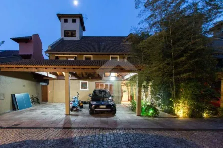 Casa de Condomínio com 4 Quartos à venda, 633m² no Três Figueiras, Porto Alegre